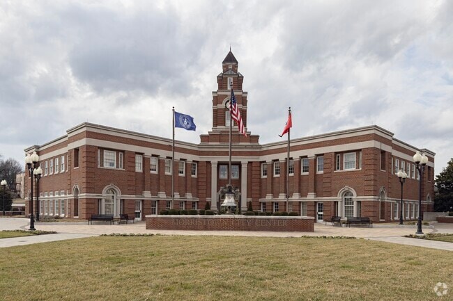 Morristown City Center is conveniently located to help Morristown locals with everything from applying for permits to paying taxes.