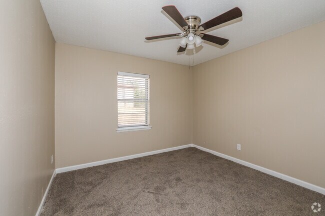 1BR, 1BA - 620SF - Bedroom