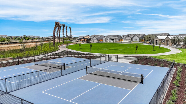 071425 Heritage Grove Amenity Pickleball Court 3of3