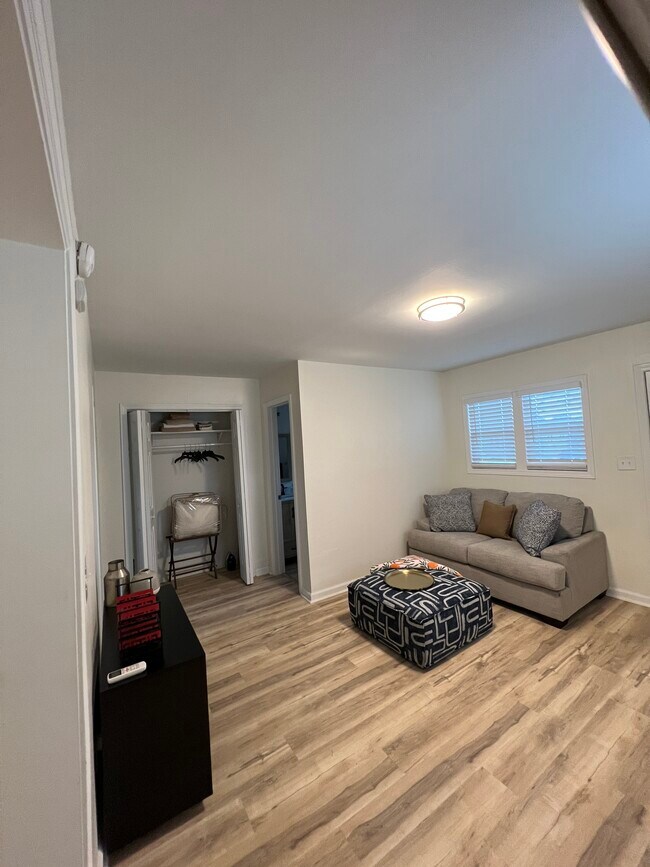 1090 Mayson Turner Rd NW unit Powerhouse Apartment, Atlanta, GA 30314 - photo 4