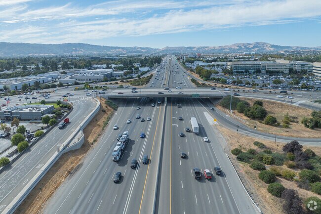 Asco - Radum residents can quickly hop on the 580 or 680 freeways to commute around the Bay Area.