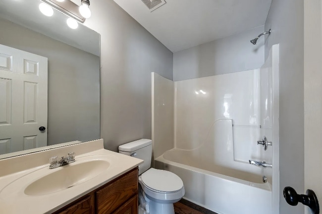 3009b Mackenzie Ln unit B, Columbia, TN 38401 - photo 5