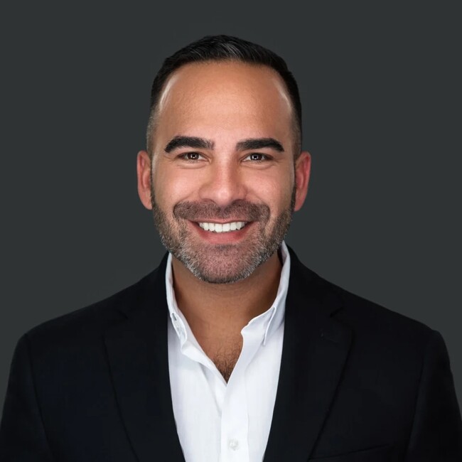 Agent Photo