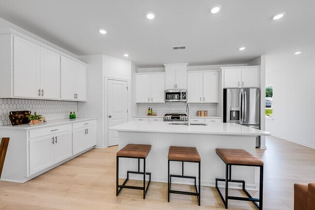 8731 Malmesbury Ln, Wake Forest, NC 27587 - photo 4