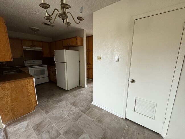 2211 Cascade Dr unit B, Killeen, TX 76549 - photo 4