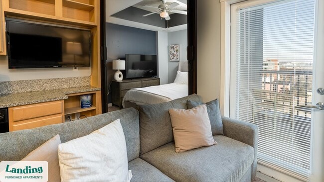 335 W 9th St unit 906, Indianapolis, IN 46202 - photo 7