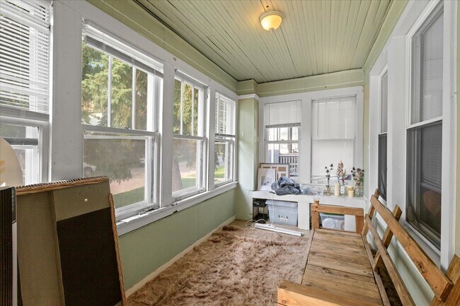 1117 Foster St, Evanston, IL 60201 - photo 4