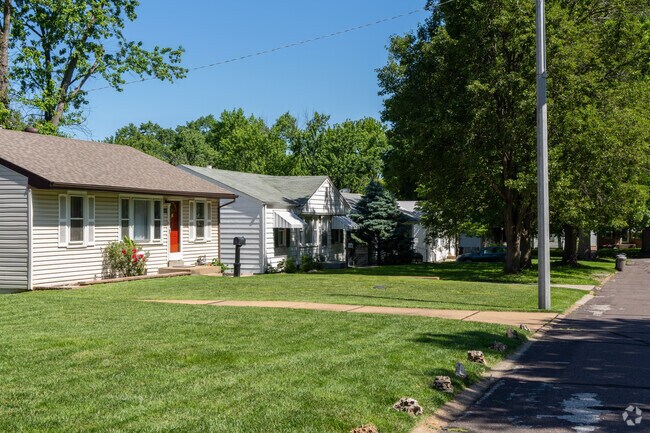 Woodson Terrace is full of modest Ranchers and vinyl sided cottages.