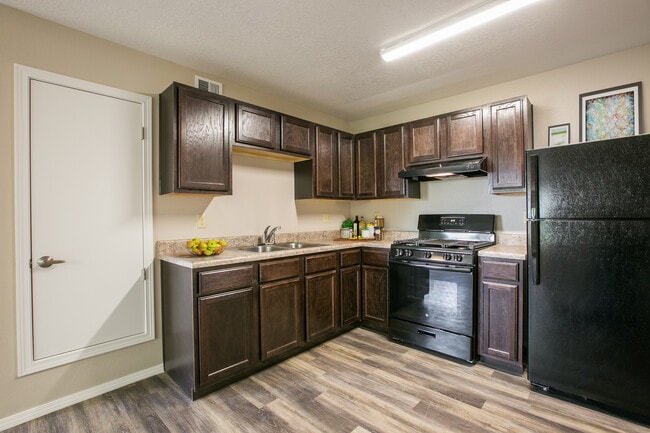 La Vida Nueva, Albuquerque, NM 87106 - photo 2