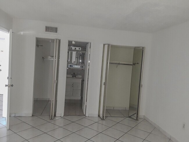 4841 NW 7th St unit 1094, Miami, FL 33126 - photo 7