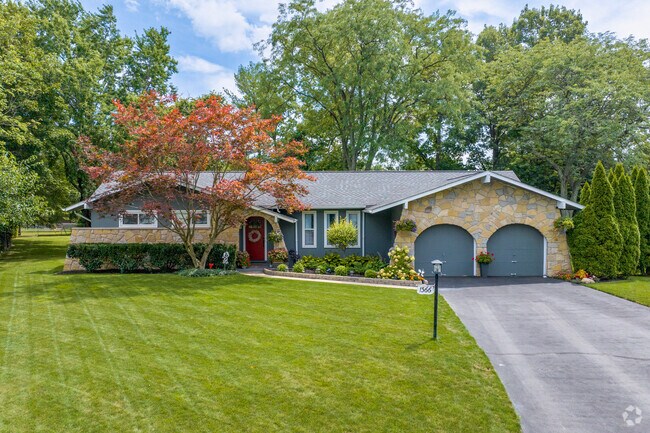 Ranch style homes can be found on many streets of Timberbrook.