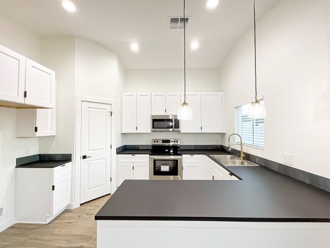 3802 N 23rd Ave, Phoenix, AZ 85015 - photo 6