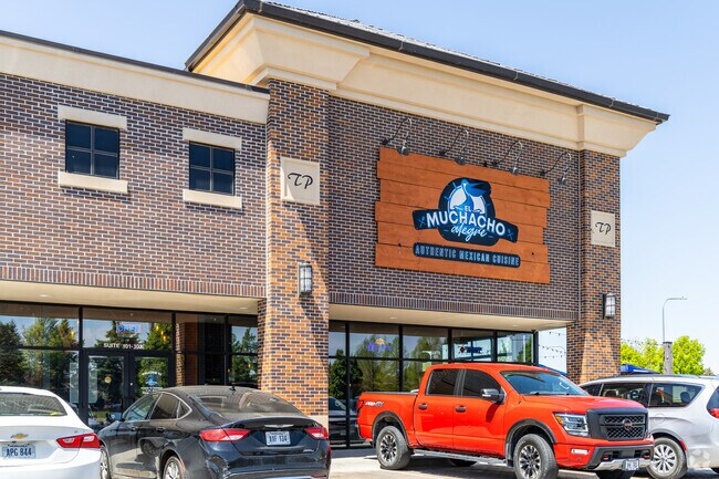 Residents of Tiburon love lunch El Muchacho Alegre.