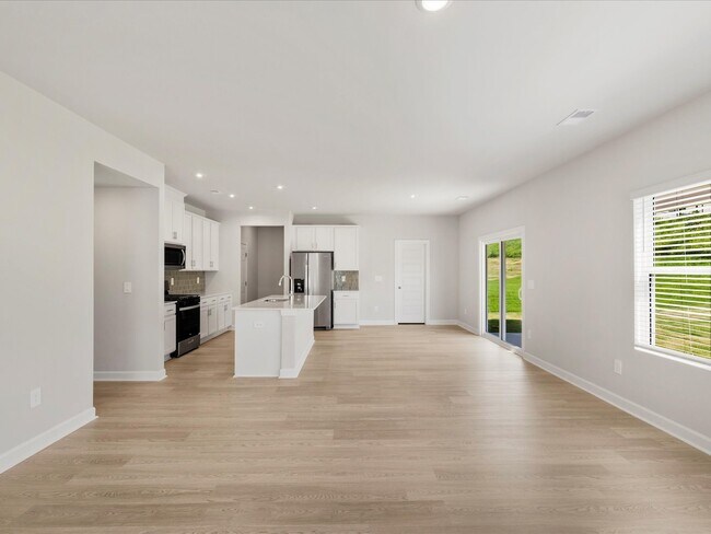 1620 Switchback Cir, Moore, SC 29369 - photo 6