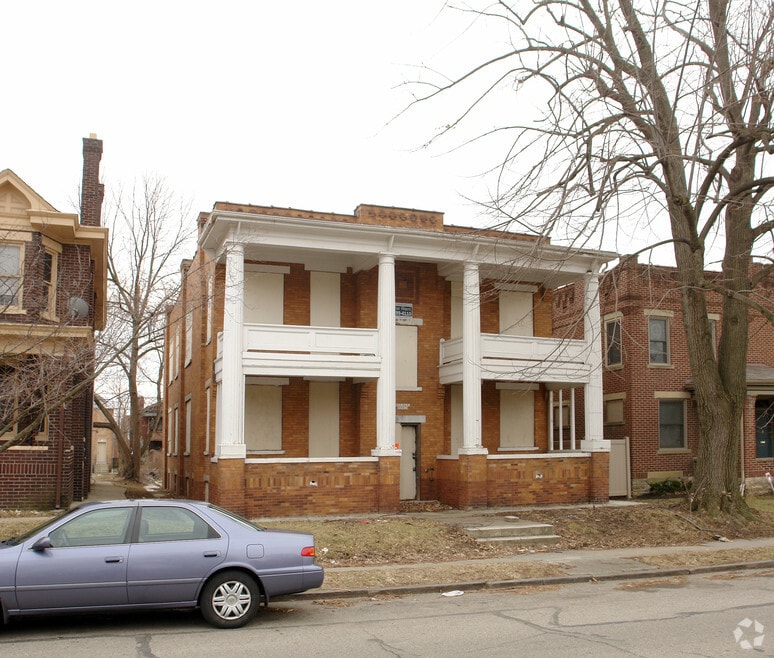 313-315 Chittenden Ave, Columbus, OH 43201 - photo 1
