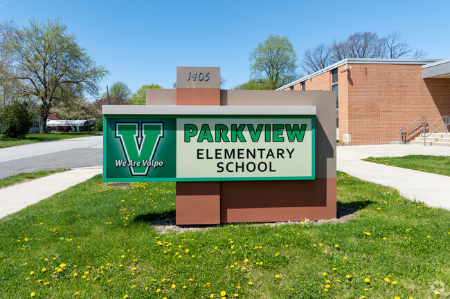 Parkview Elementary School pylon.