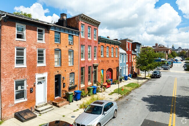Row homes are very prevalent in Hollins Market.