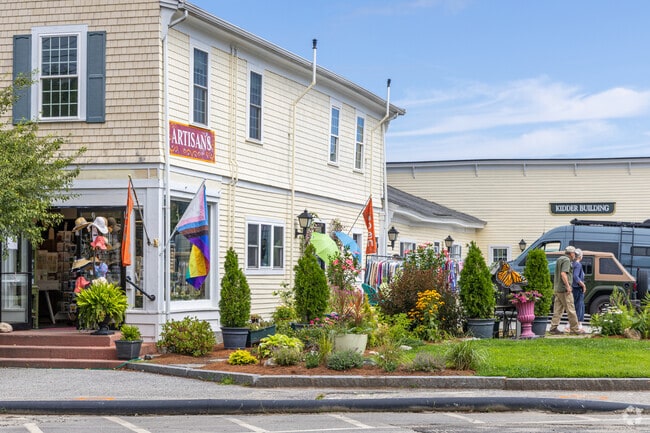 Newbury locals can stroll New London's streets to find local shops and restaurants.