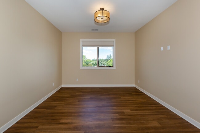 AGORA - 1 BD | 1 BA - LIVING ROOM