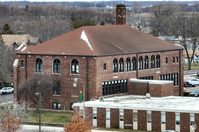 The student-teacher ratio of Holy Trinity School is 7 to 1.
