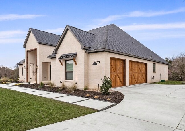 104 Texas Ash Dr unit 37001958, Krugerville, TX 76227 - photo 2