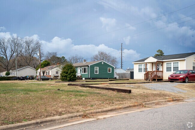 Living in Franklinton offers residents a suburban rural mix feel.