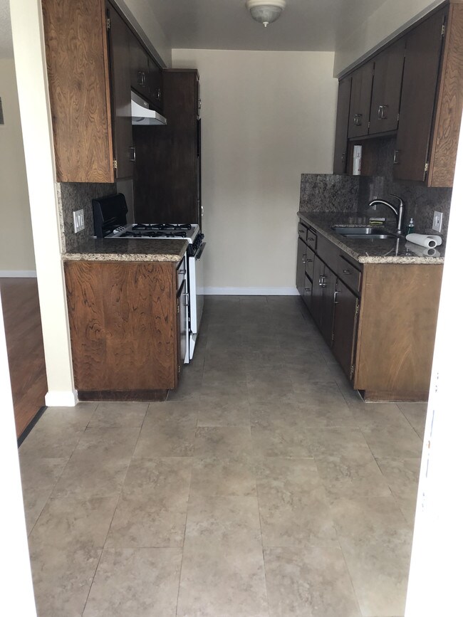328 Griswold St Unit 203, Glendale, CA 91205