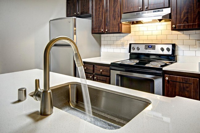 Bay Court at Harbour Pointe, Mukilteo, WA 98275 - photo 3