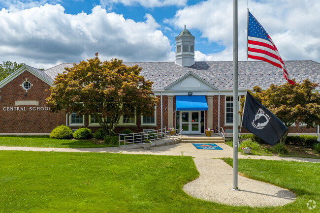 Central Elementary school is located nearby Martinsville for neighborhood kids in NJ.