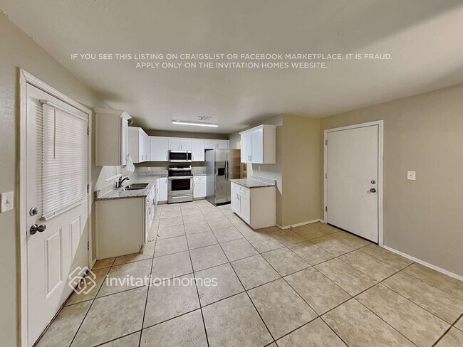 9708 N 56th Ln, Glendale, AZ 85302 - photo 6