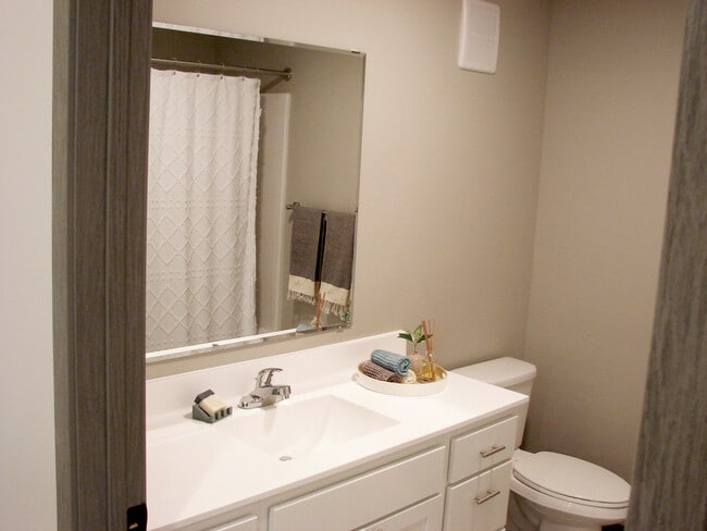 Bathroom - Light Cabinetry