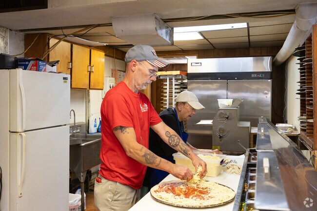 Lorobi’s Pizza has served Jefferson families for years.