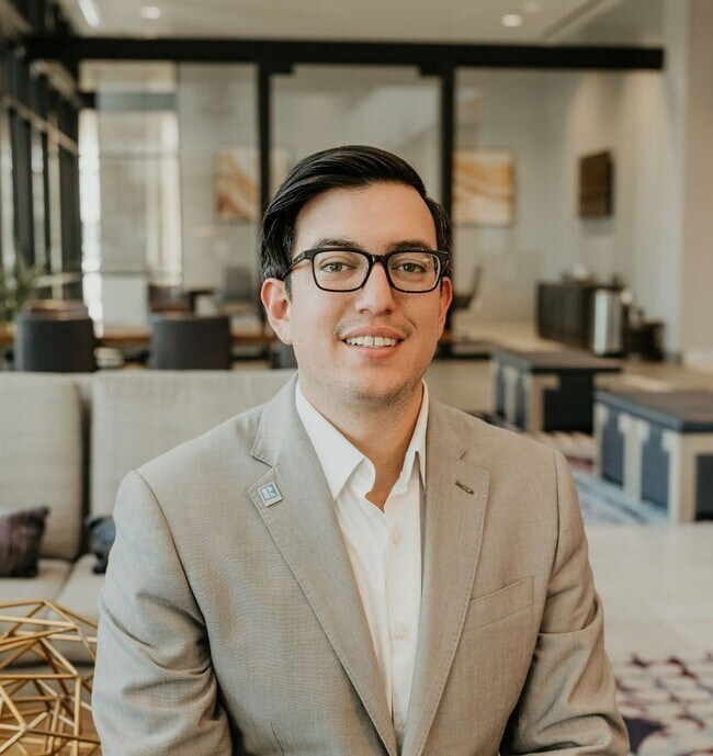 Agent Photo