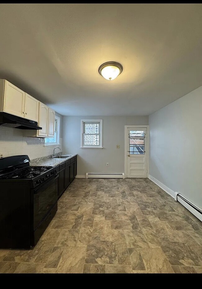 446 Summer Ave, Newark, NJ 07104