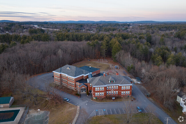Gonic Elementary School is a public school in Strafford County.