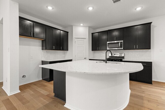 10310 Bartenheim Dr, Schertz, TX 78154 - photo 5