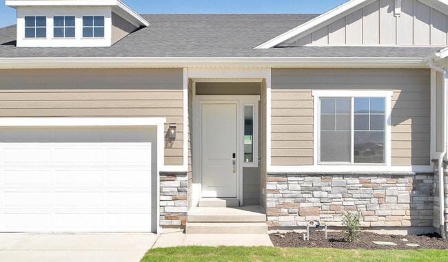 12323 S Trout Lake Ln, Herriman, UT 84096 - photo 2