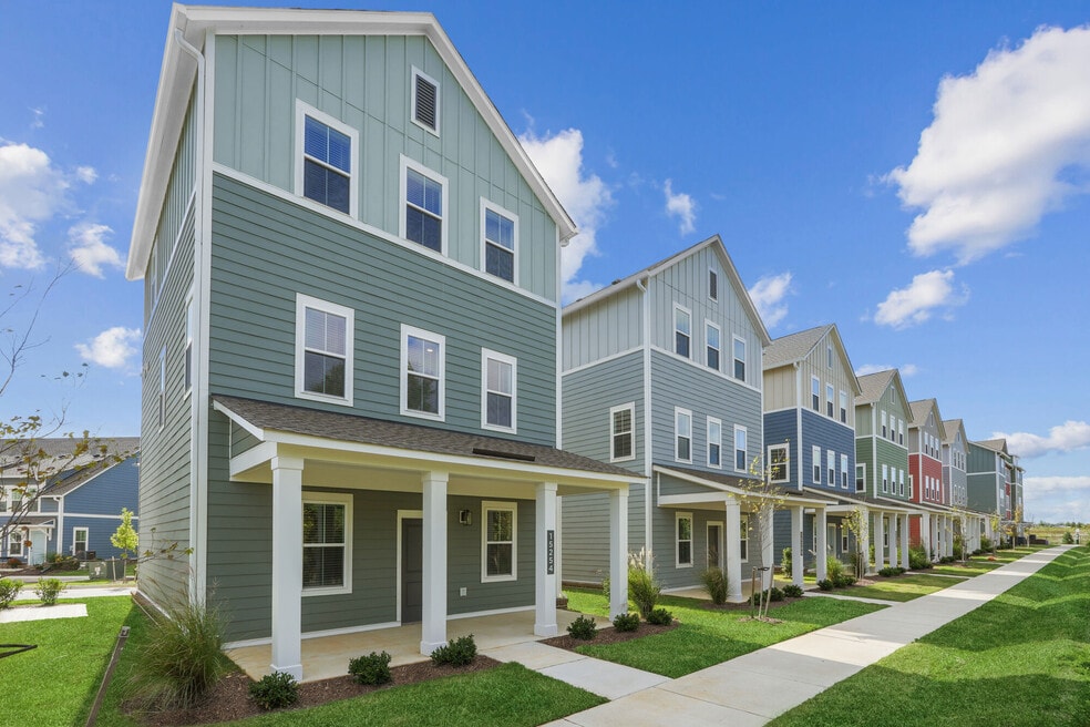 Hamlet Watkins Centre - Homes & Townhomes for Rent, Midlothian, VA 23114 - photo 1