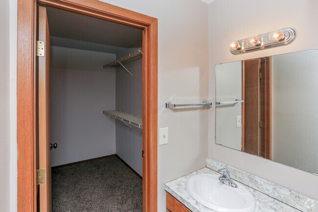 Ninth Circle Apartments, Fargo, ND 58103 - photo 6