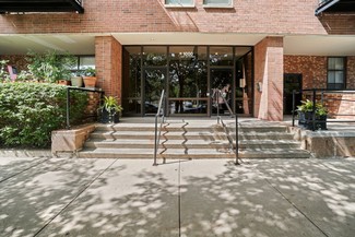 1000 E 53rd St, Chicago, IL 60615