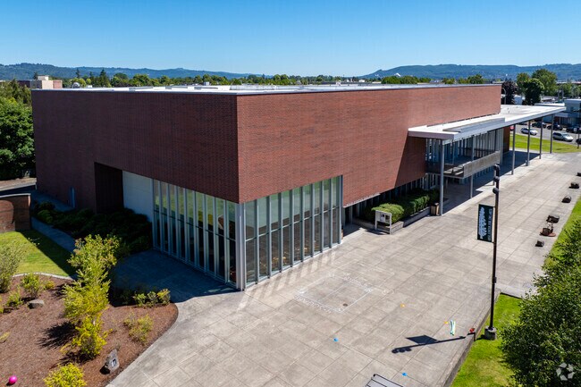 Lower Columbia College offers an impressive amount of programs for students in Broadway.