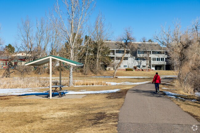 Westlake Village native have access to multiple parks and outdoor recreational spaces.