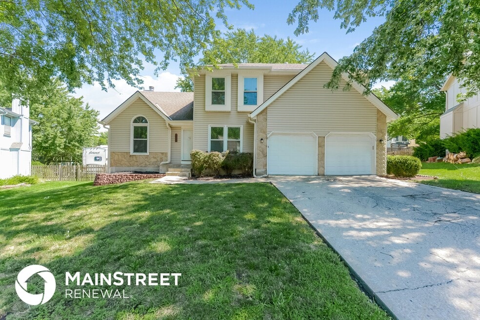 11531 S Lennox St, Olathe, KS 66061 - photo 1