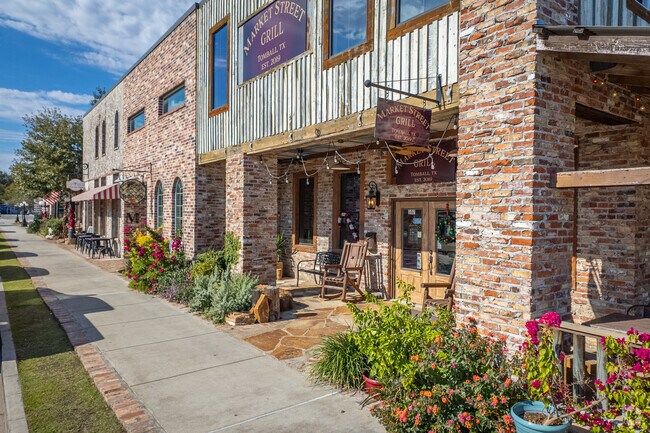 Residents of Tomball can enjoy a variety of shops, boutiques, and restaurants throughout the city.