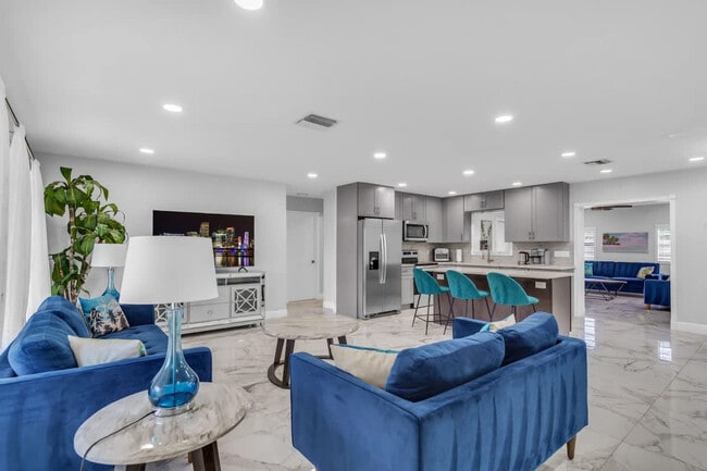 340 SE 3rd Ct unit ID1372344P, Deerfield Beach, FL 33441 - photo 2