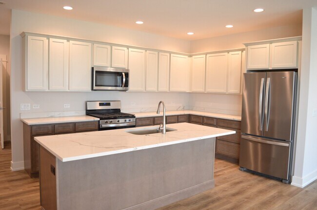 221 NW 3rd Ave, Monroe, WI 53566 - photo 5