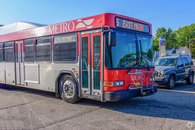 Kalamazoo Metro buses takes shoppers to Eastwood Plaza.