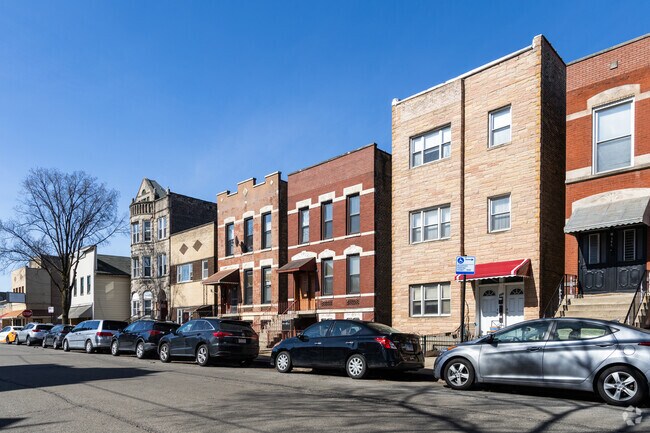 There are a number of three flat homes in Chinatown.