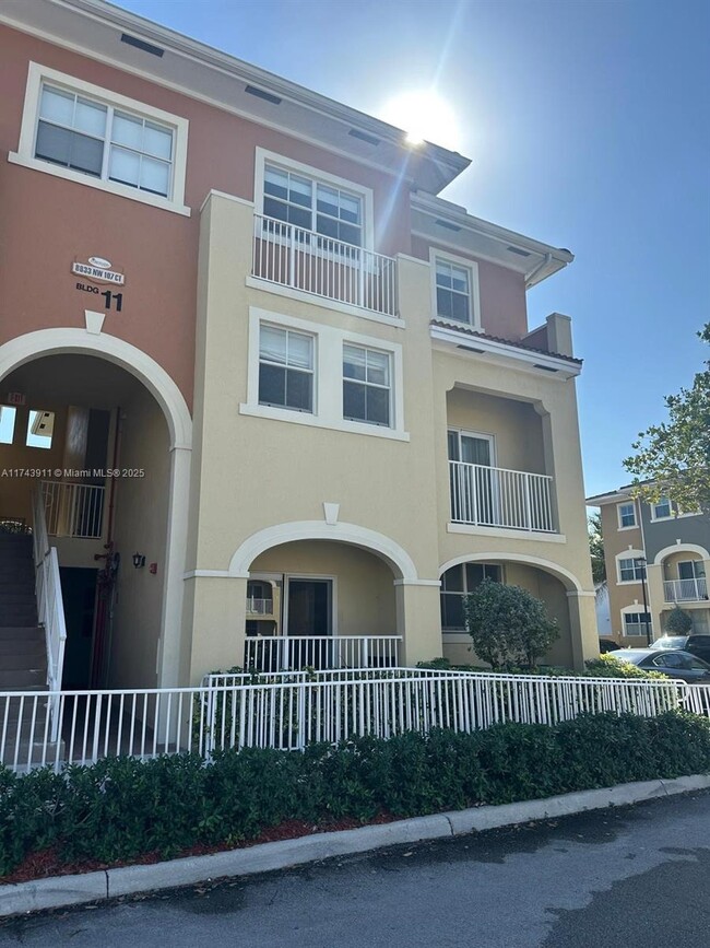 8833 NW 107th Ct Unit 207, Doral, FL 33178