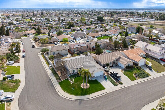 The homes of Highland Knolls overlook the Oildale neighborhoods.